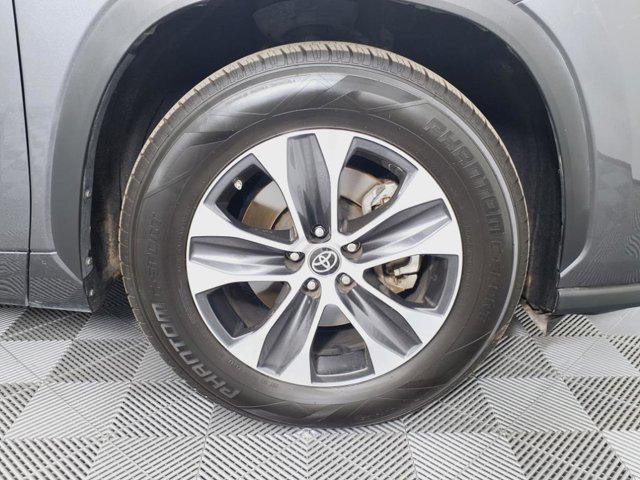 used 2021 Toyota Highlander car, priced at $32,477