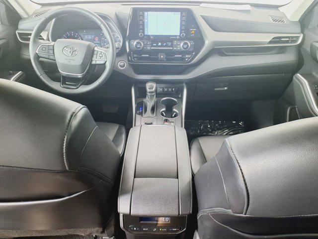 used 2021 Toyota Highlander car, priced at $32,477