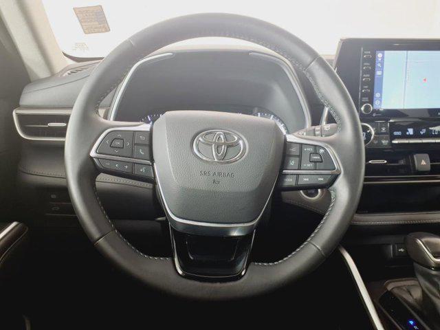 used 2021 Toyota Highlander car, priced at $32,477