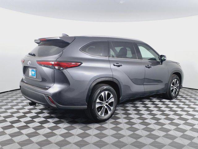 used 2021 Toyota Highlander car, priced at $32,477