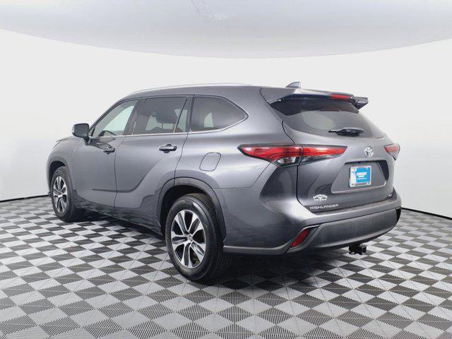 used 2021 Toyota Highlander car, priced at $32,477