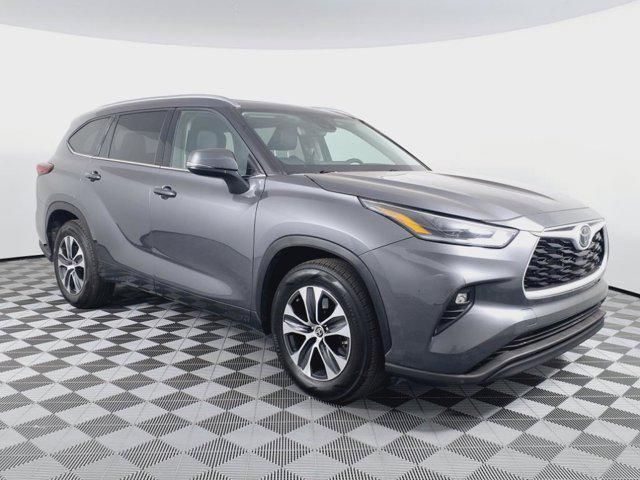 used 2021 Toyota Highlander car, priced at $32,477