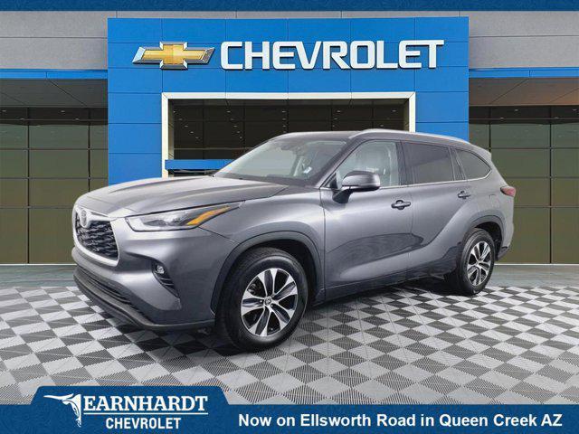 used 2021 Toyota Highlander car, priced at $32,877
