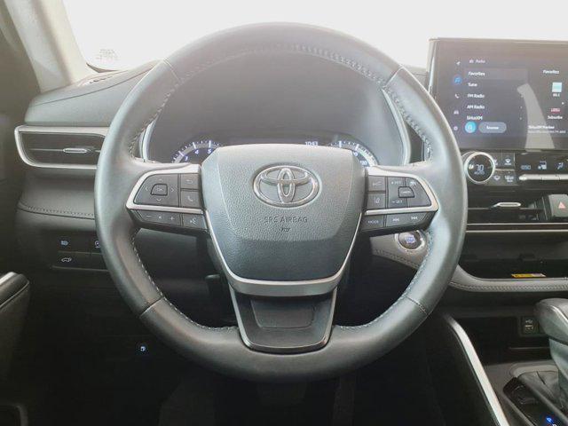 used 2023 Toyota Highlander car, priced at $35,377