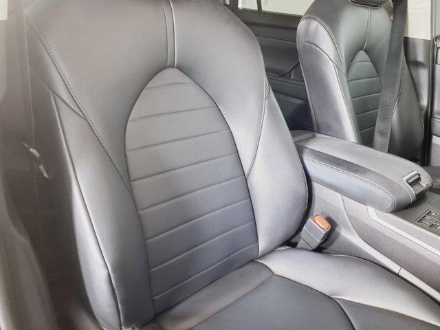 used 2023 Toyota Highlander car, priced at $35,377