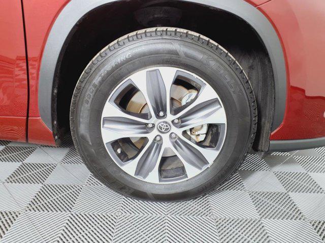 used 2023 Toyota Highlander car, priced at $35,377