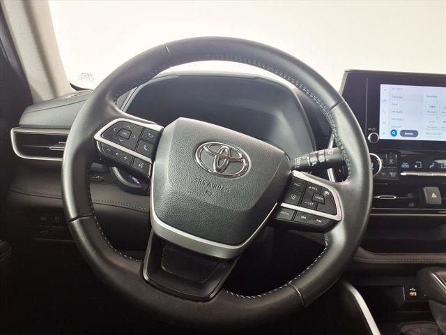 used 2024 Toyota Highlander car, priced at $29,977