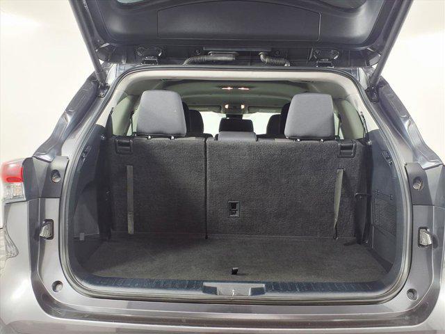 used 2024 Toyota Highlander car, priced at $29,977