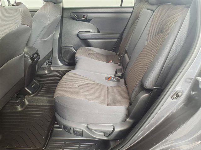 used 2024 Toyota Highlander car, priced at $29,977