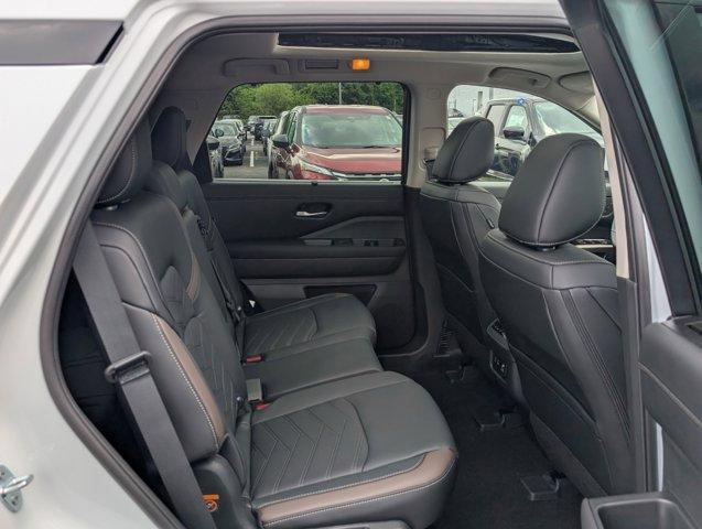 new 2025 Nissan Pathfinder car, priced at $45,132