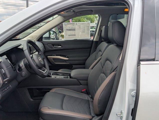 new 2025 Nissan Pathfinder car, priced at $45,132