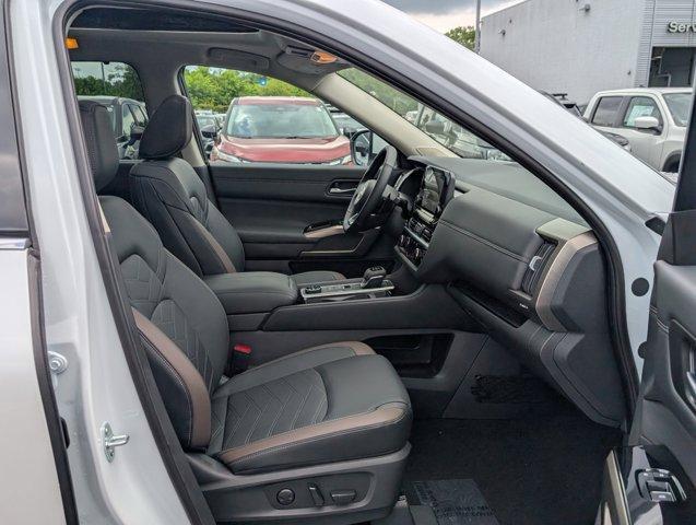 new 2025 Nissan Pathfinder car, priced at $45,132