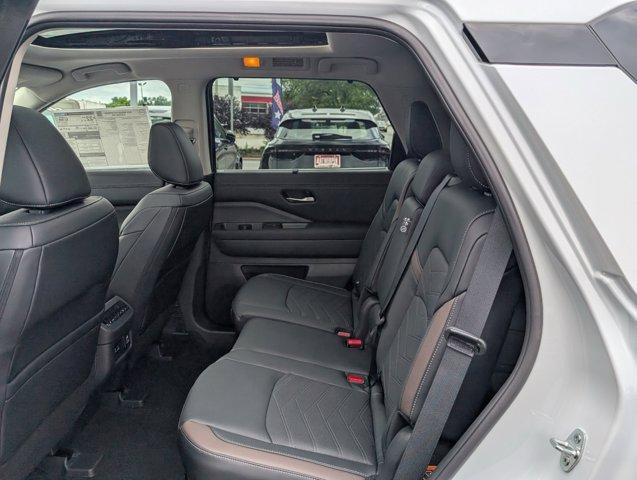 new 2025 Nissan Pathfinder car, priced at $45,132