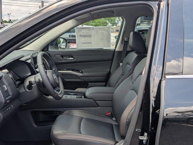 new 2025 Nissan Pathfinder car, priced at $37,930
