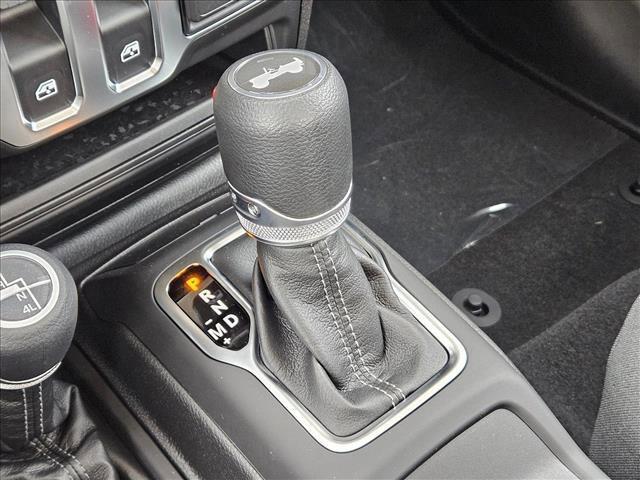 new 2025 Jeep Wrangler car, priced at $34,660