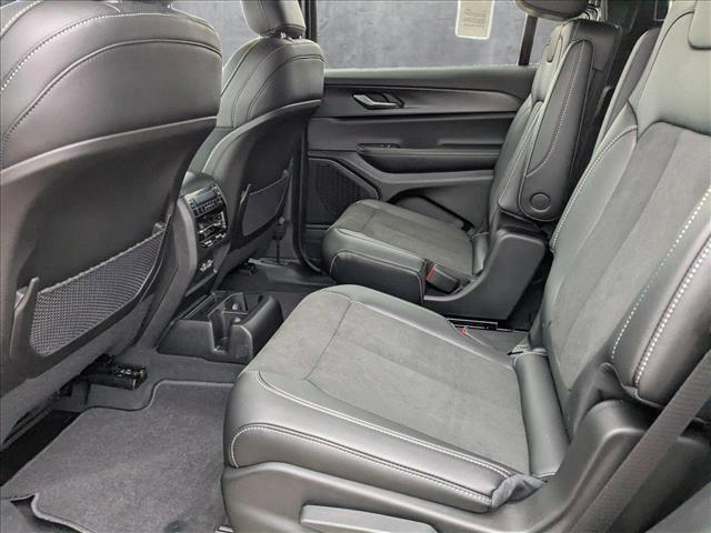 new 2025 Jeep Grand Cherokee car, priced at $37,054