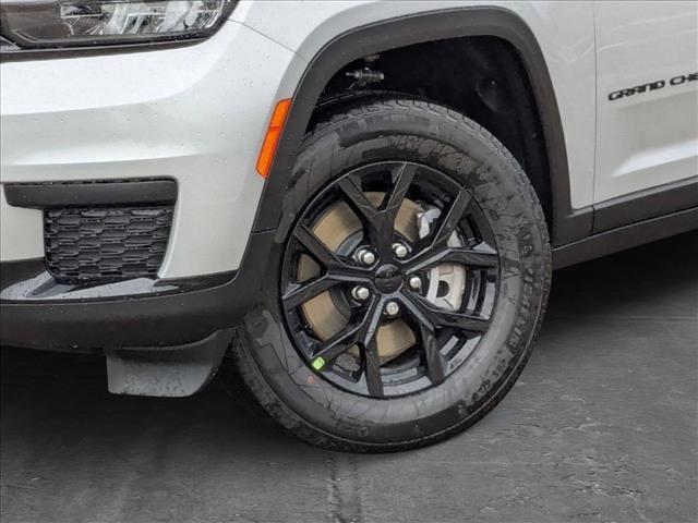 new 2025 Jeep Grand Cherokee car, priced at $37,054