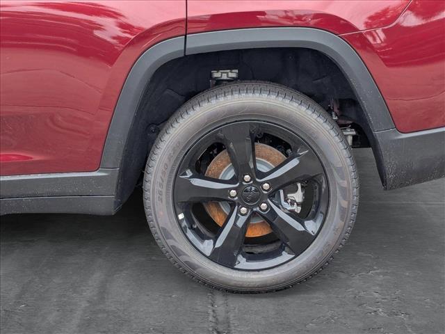 new 2025 Jeep Grand Cherokee car, priced at $39,142