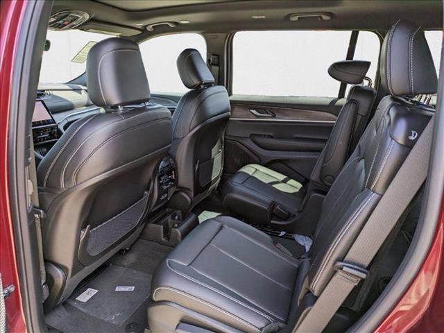 new 2025 Jeep Grand Cherokee car, priced at $41,142