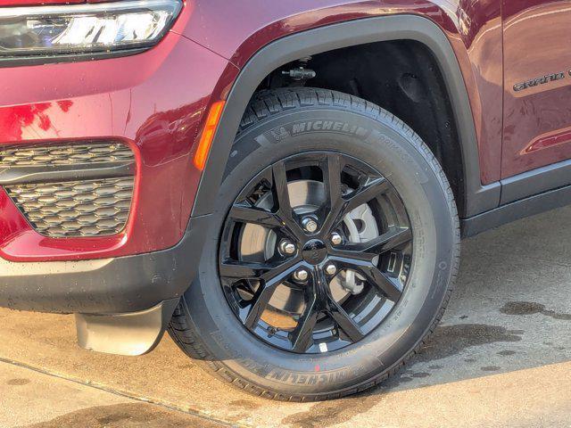new 2025 Jeep Grand Cherokee car, priced at $38,209
