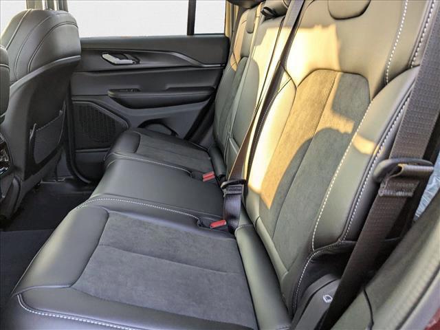 new 2025 Jeep Grand Cherokee car, priced at $38,209