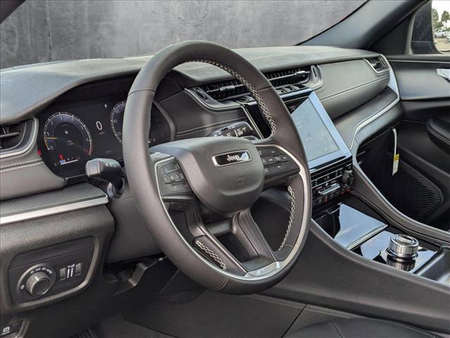 new 2025 Jeep Grand Cherokee car, priced at $34,999