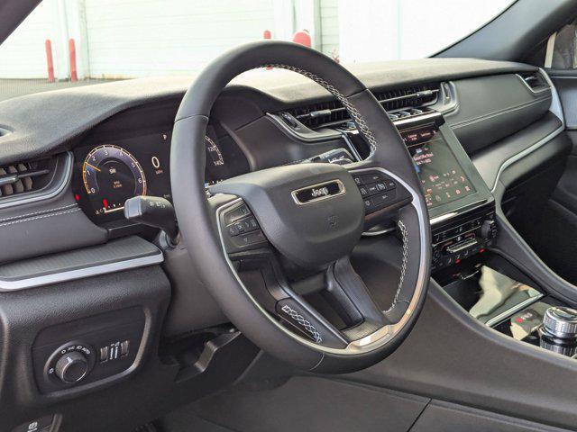 new 2025 Jeep Grand Cherokee car, priced at $39,096