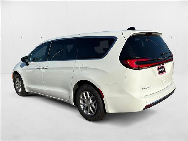 new 2026 Chrysler Pacifica car, priced at $39,441