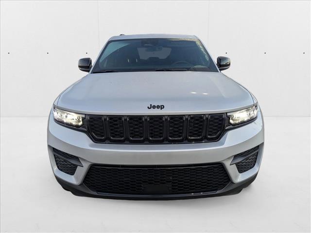 new 2025 Jeep Grand Cherokee car, priced at $37,084