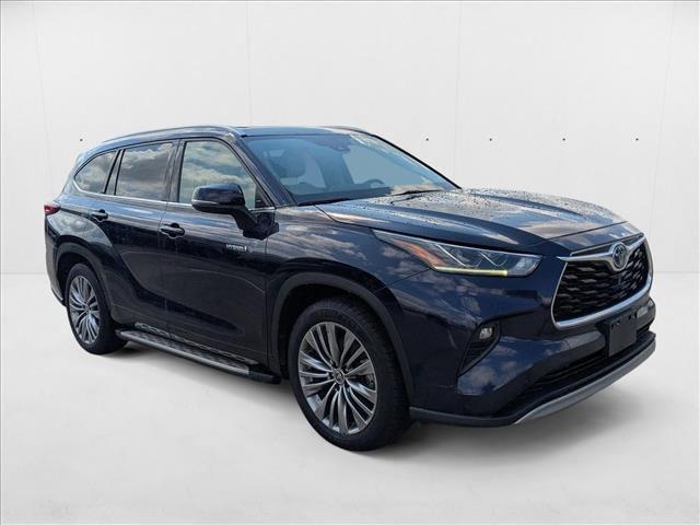 used 2021 Toyota Highlander Hybrid car, priced at $29,994