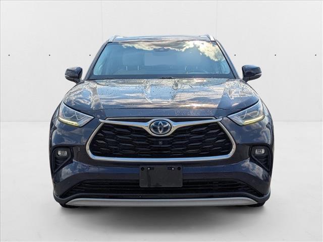 used 2021 Toyota Highlander Hybrid car, priced at $29,994