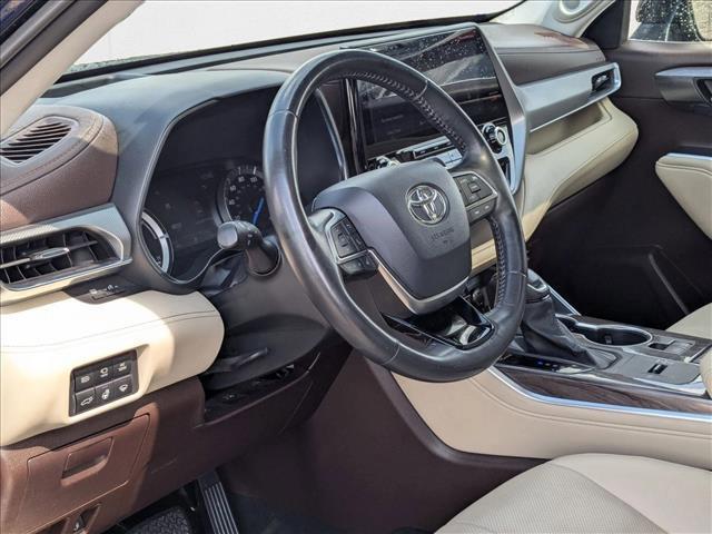 used 2021 Toyota Highlander Hybrid car, priced at $29,994