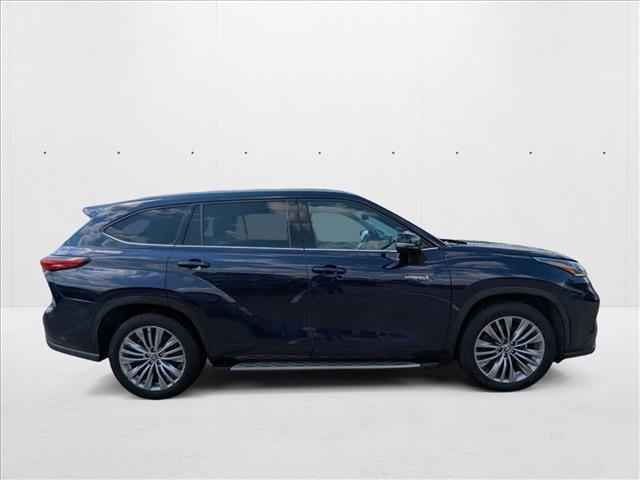 used 2021 Toyota Highlander Hybrid car, priced at $29,994