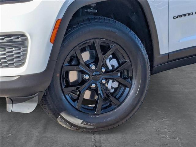 new 2025 Jeep Grand Cherokee car, priced at $39,040