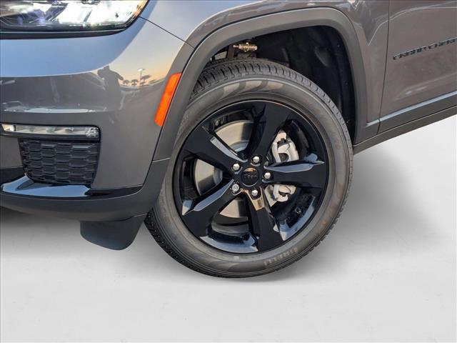 new 2025 Jeep Grand Cherokee car, priced at $46,037