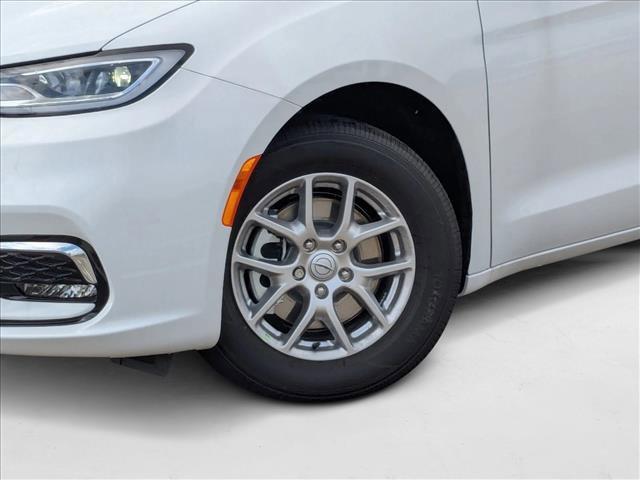 new 2026 Chrysler Pacifica car, priced at $39,952