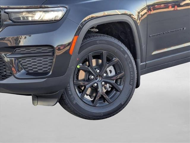 new 2025 Jeep Grand Cherokee car, priced at $39,834