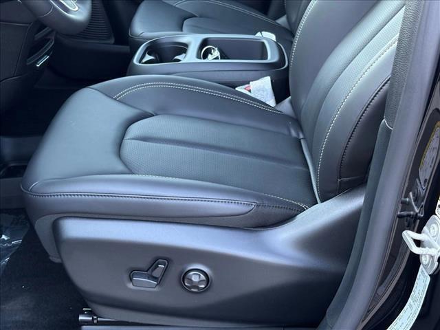 new 2026 Chrysler Pacifica car, priced at $39,441