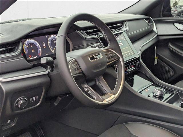 new 2025 Jeep Grand Cherokee car, priced at $37,652