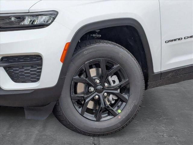 new 2025 Jeep Grand Cherokee car, priced at $37,080