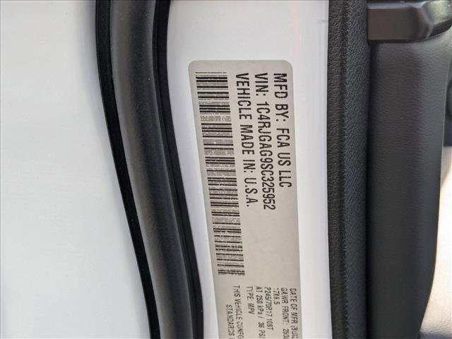 new 2025 Jeep Grand Cherokee car, priced at $32,054