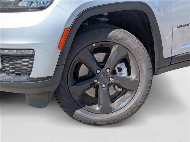 new 2025 Jeep Grand Cherokee car, priced at $39,956