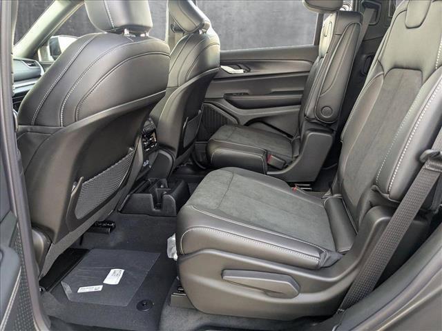 new 2025 Jeep Grand Cherokee car, priced at $37,054