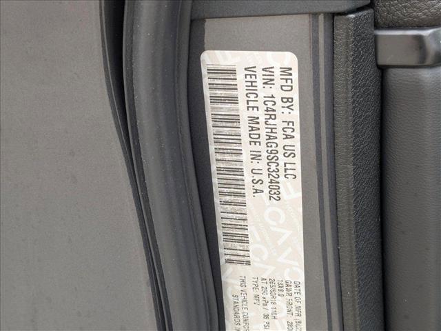 new 2025 Jeep Grand Cherokee car, priced at $37,554