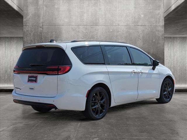 new 2024 Chrysler Pacifica car, priced at $36,745