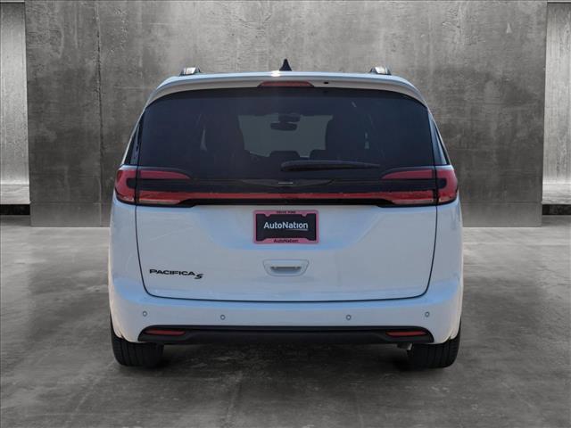 new 2024 Chrysler Pacifica car, priced at $36,745