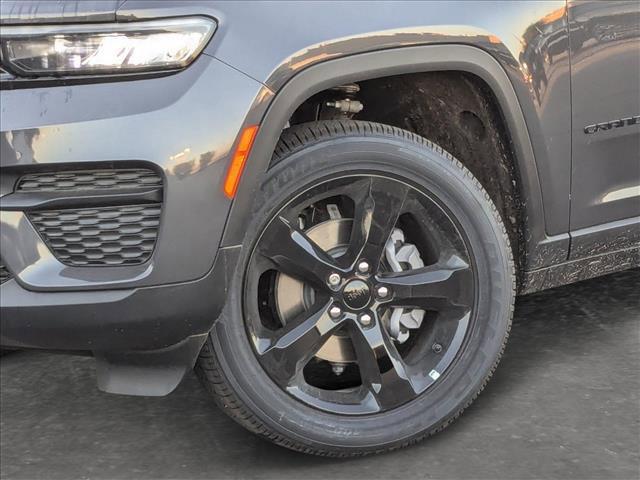 new 2024 Jeep Grand Cherokee car, priced at $39,377