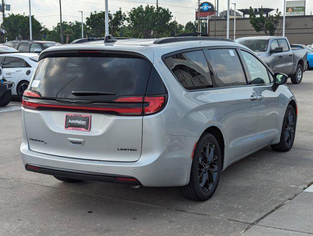 new 2024 Chrysler Pacifica car, priced at $45,388