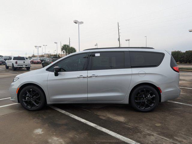 new 2024 Chrysler Pacifica car, priced at $45,507