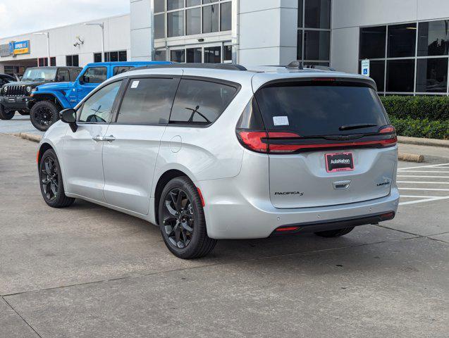 new 2024 Chrysler Pacifica car, priced at $45,388